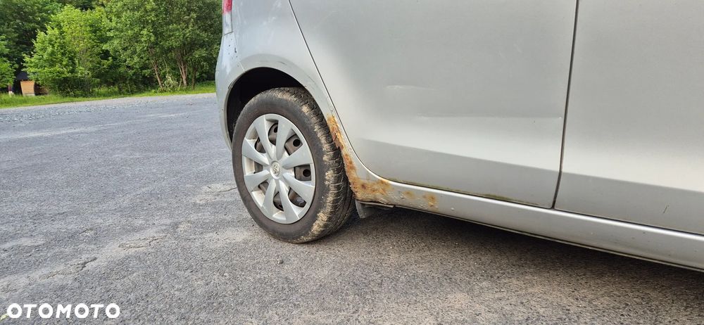 Toyota Yaris 1.33 Luna - 5