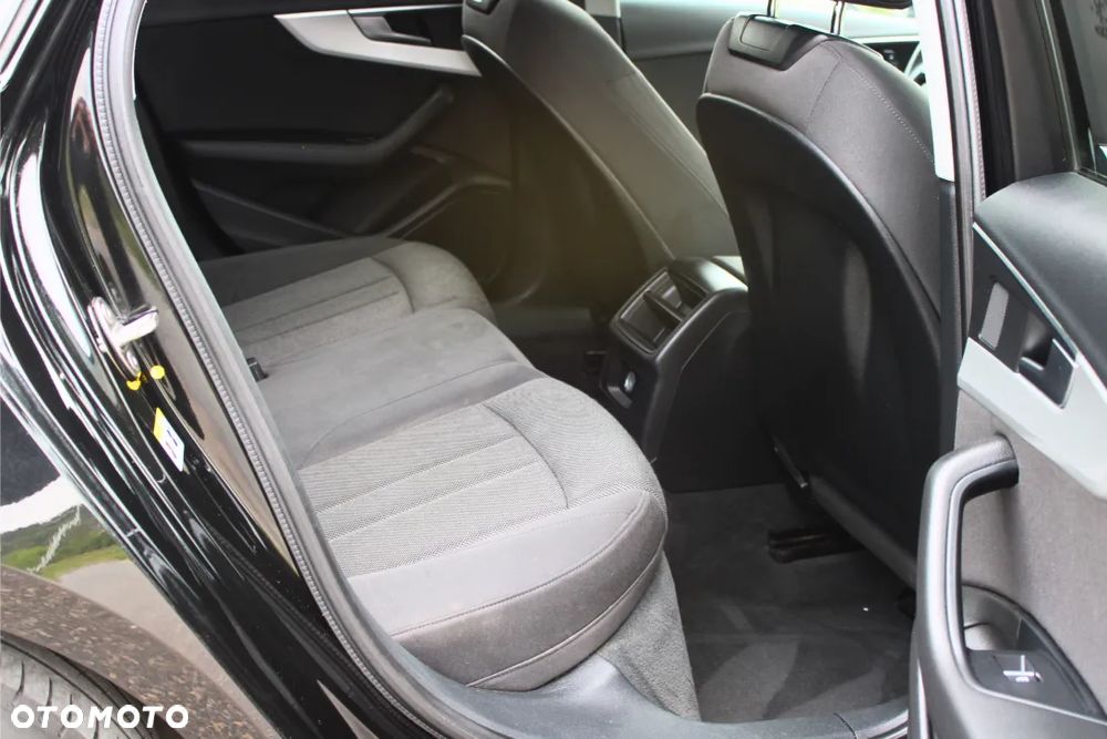 Audi A4 Avant 2.0 TDI S tronic - 22