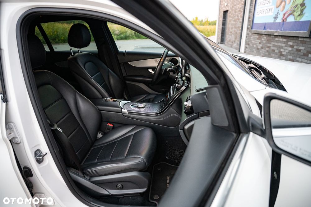 Mercedes-Benz GLC - 32