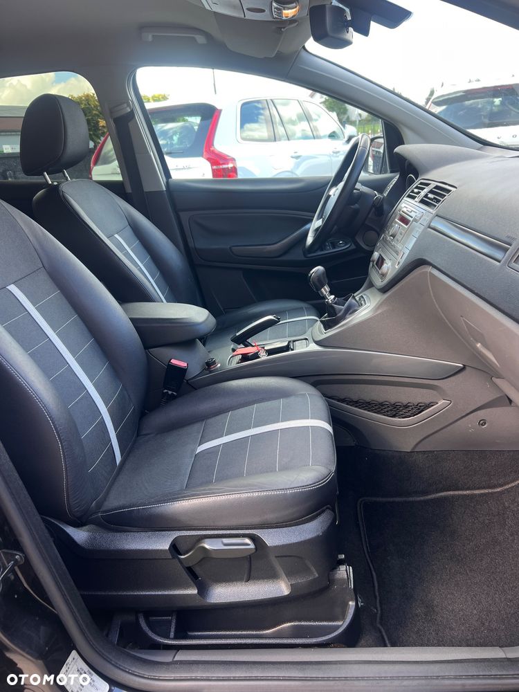 Ford Kuga 2.0 TDCi Titanium FWD - 13