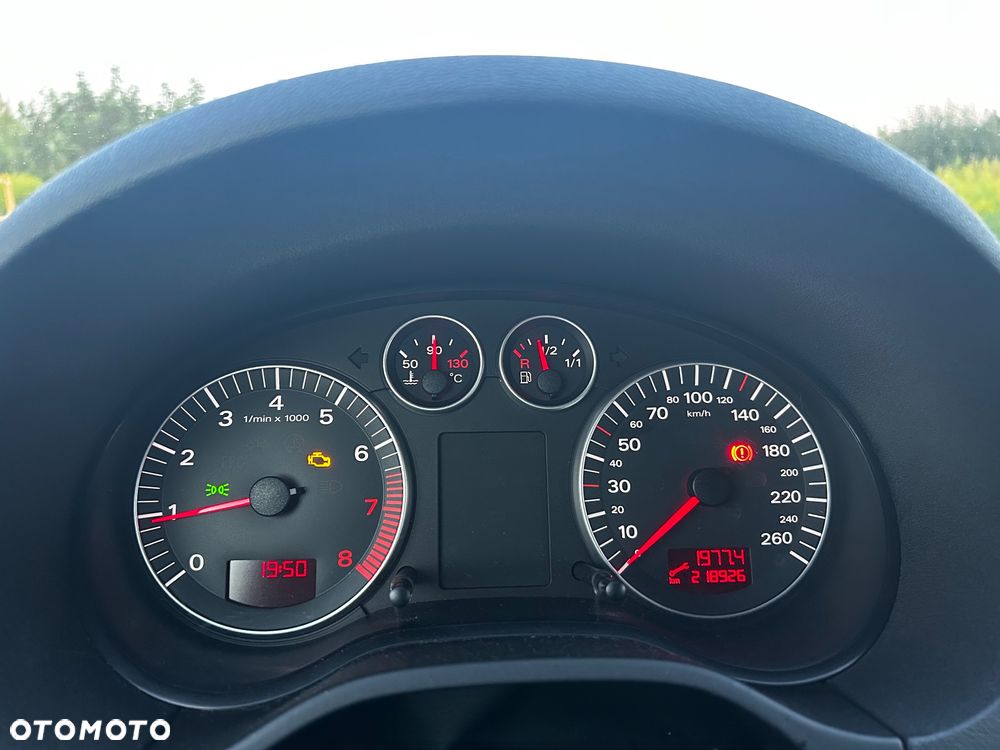 Audi A3 3-drzwiowe 1.6 Ambiente - 13