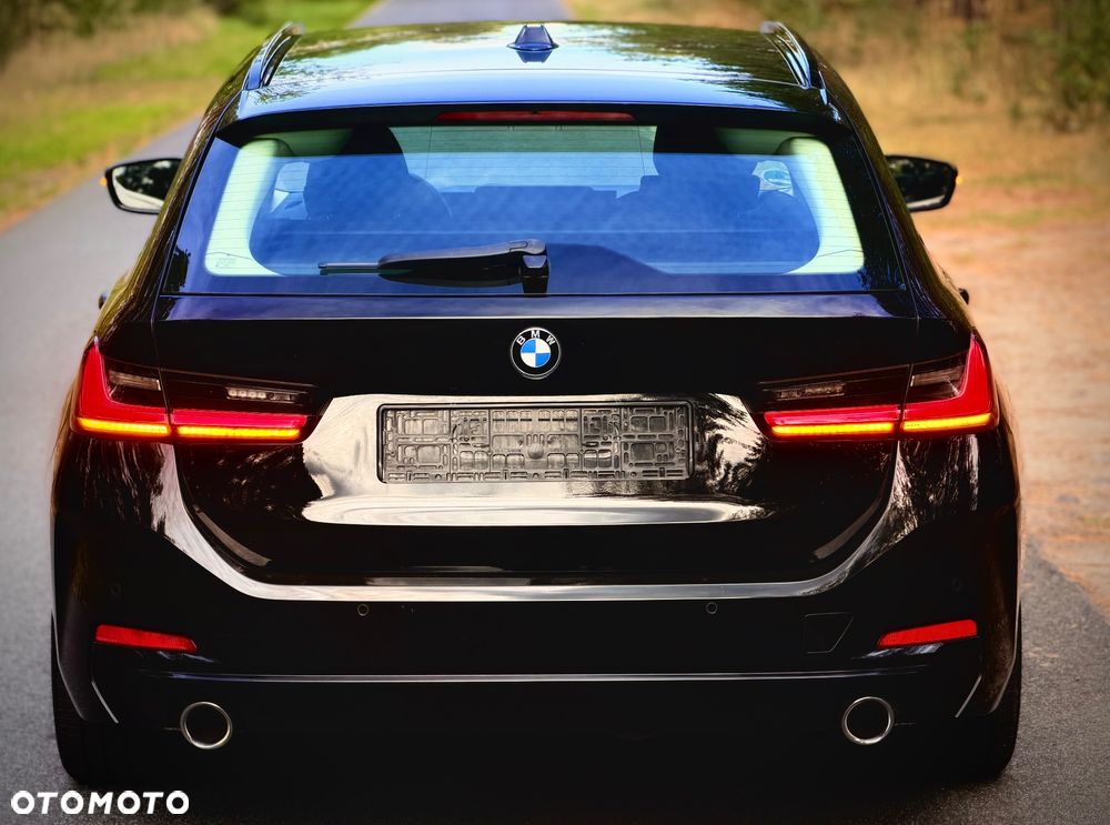 BMW Seria 3 318d MHEV - 14