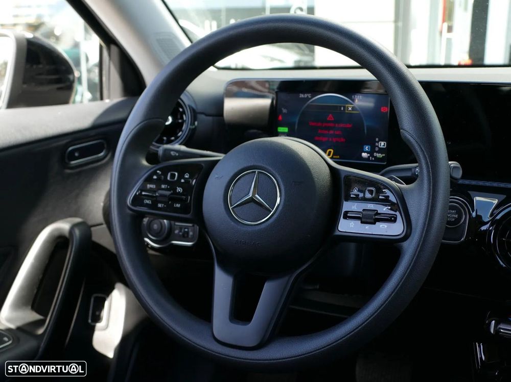 Mercedes-Benz A 250 Limousine e - 36