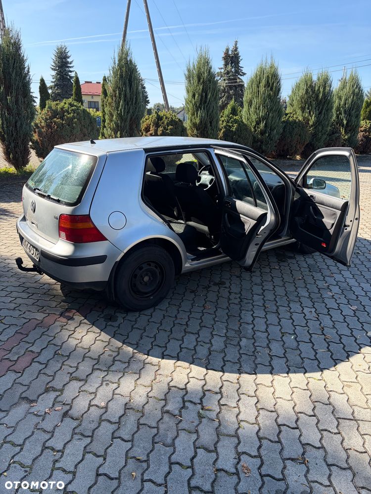 Volkswagen Golf - 5
