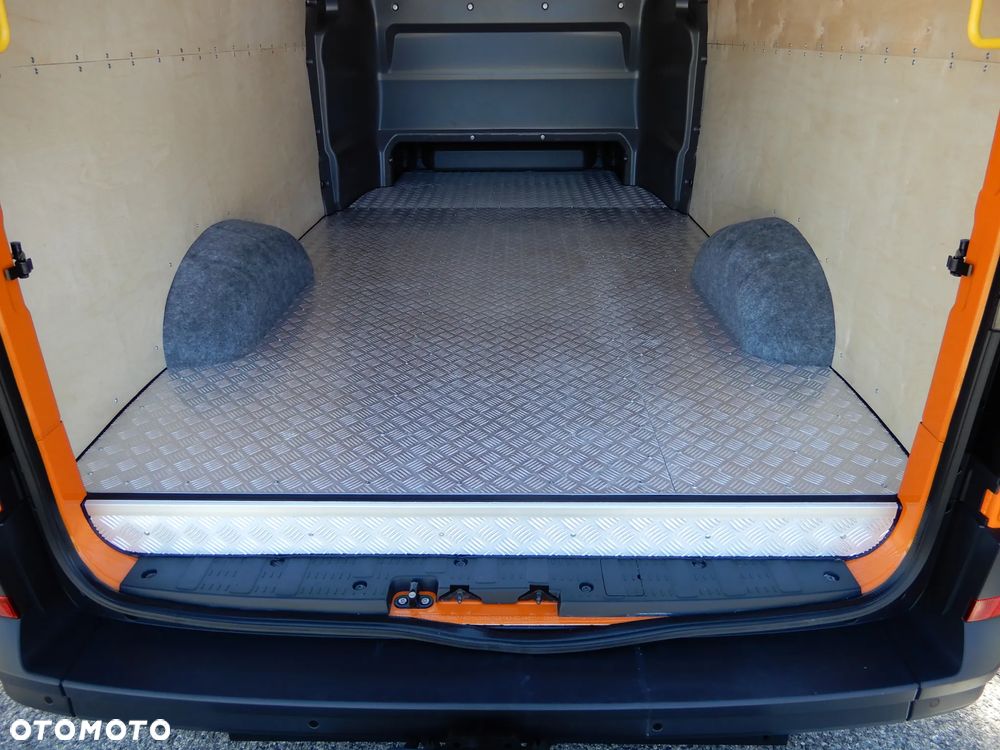 Volkswagen Crafter 4Motion 4X4 2.0 TDI 177 KM Automat 8-Mio Biegowy MIXTO Doka Brygadowy Dubel 6-Cio Osobowy+952 Kg Ładowność HAK 3000 Kg Blaszak Furgon L4H2 Rozstaw Osi 4490 mm GWARANCJA FABRYCZNA Stan Auta Jak NOWY OKAZJA - 17