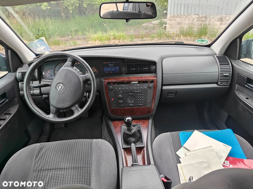 Opel Omega 2.5 Sport - 16