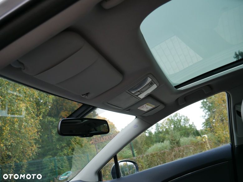 Toyota Avensis Touring Sports 1.8 Executive - 26