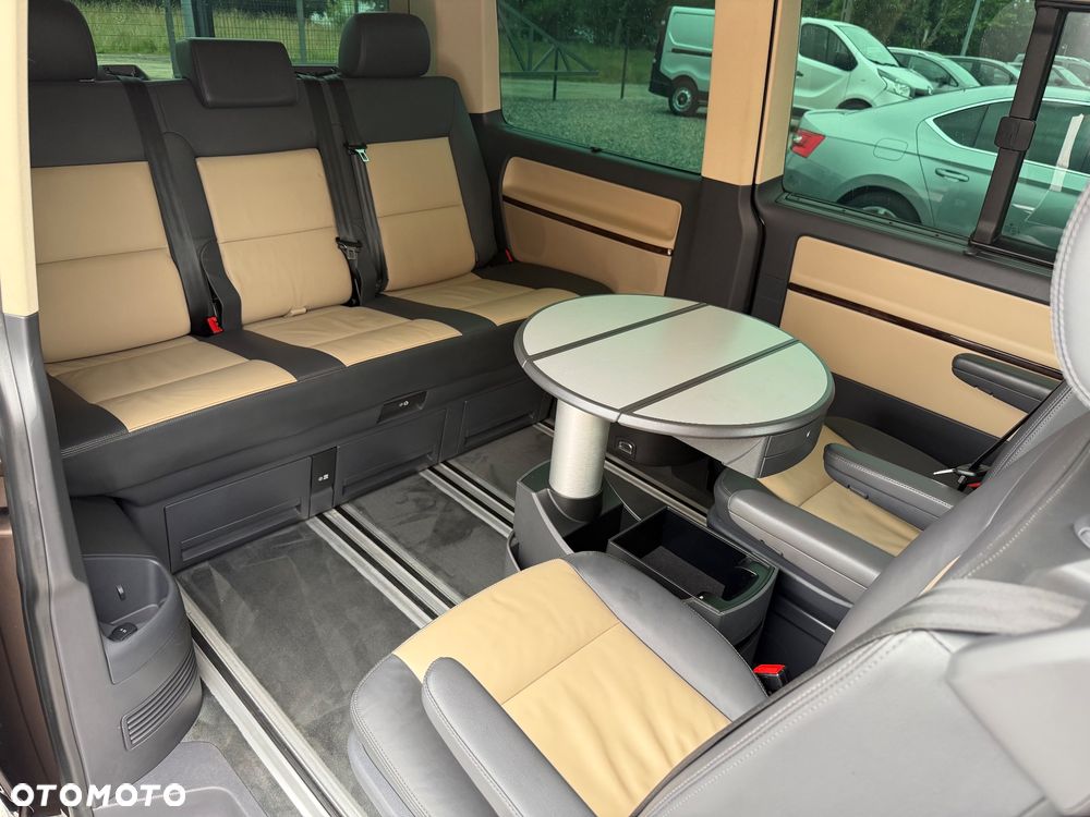 Volkswagen Multivan - 31
