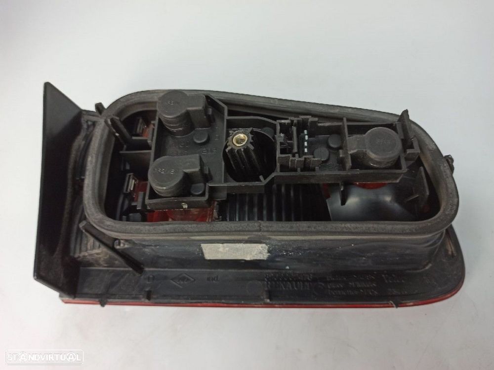 FAROLIM TRASEIRO DIREITO RENAULT LAGUNA II (BG0) AUTHENTIQUE - 5