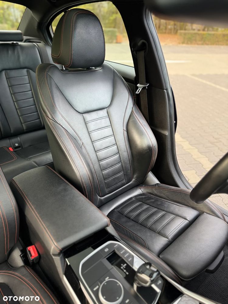 BMW Seria 3 330i Luxury Line sport - 16