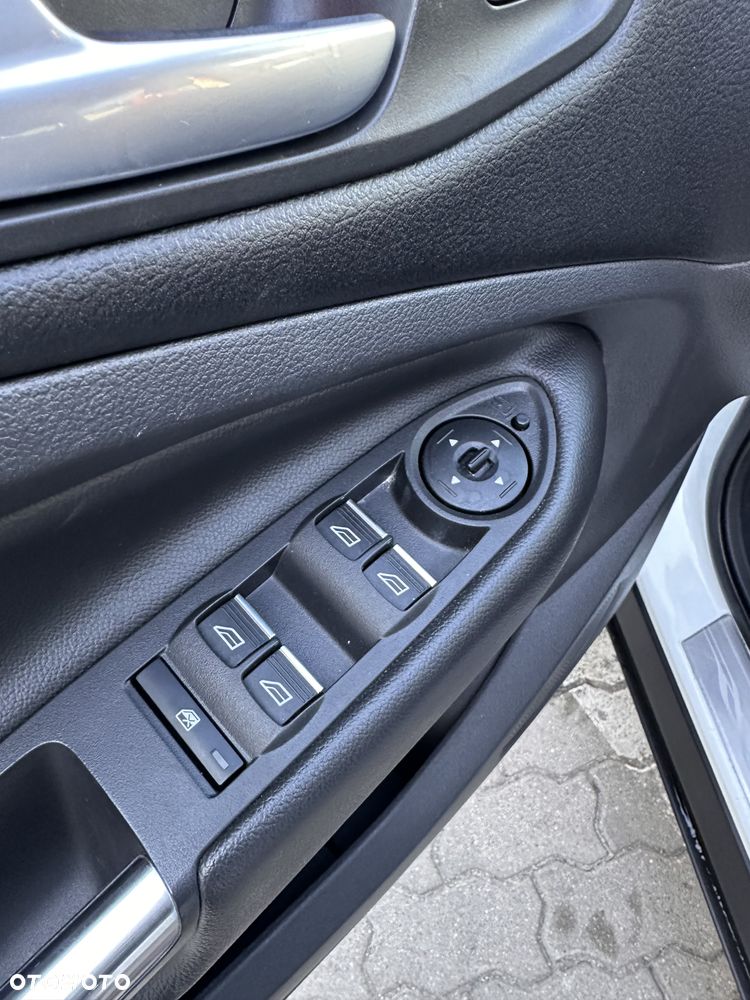 Ford Kuga 2.0 TDCi 4x2 Titanium - 35