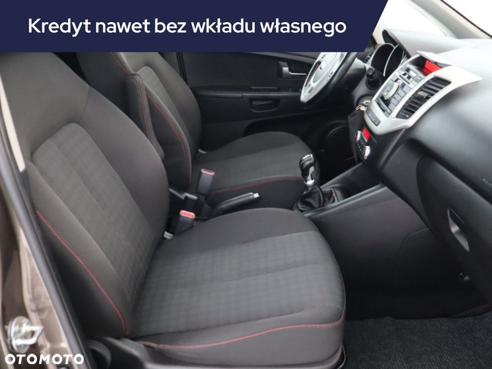 Kia Venga - 11