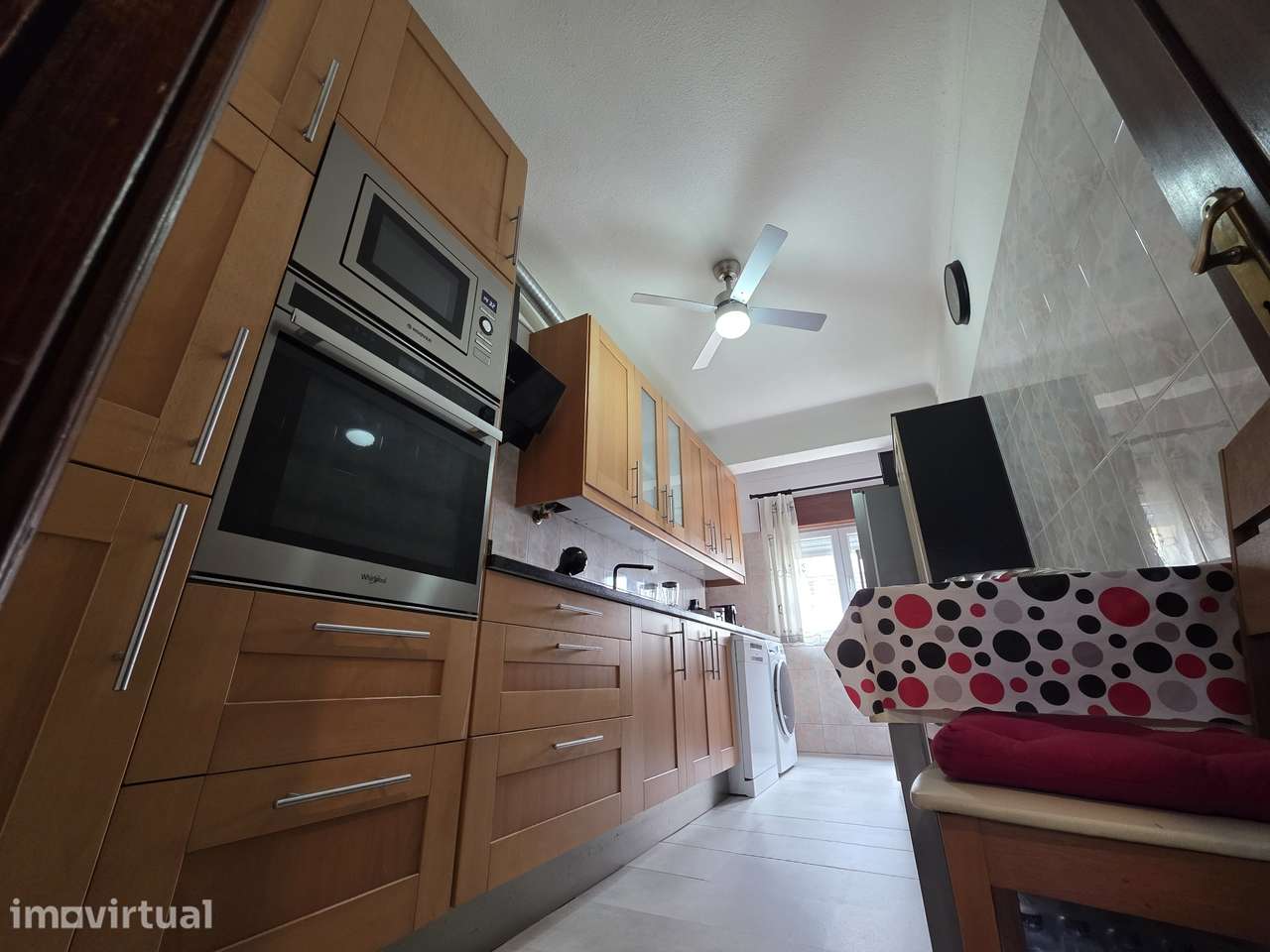Apartamento T2 Remodelado na Quinta do Conde - Grande imagem: 3/25