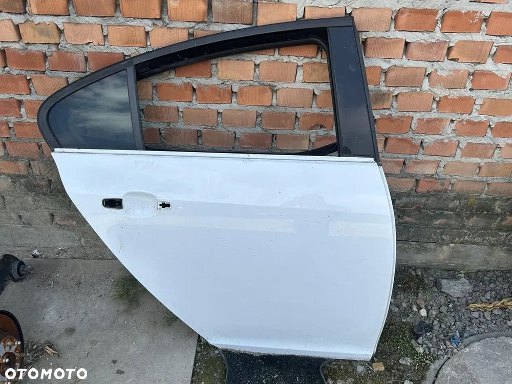 Drzwi prawe tył tylne Opel Insignia A lift Z40R bez malowania - 4