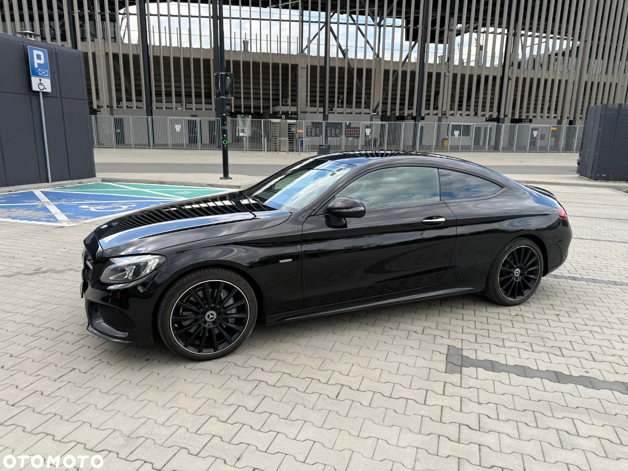 Mercedes-Benz Klasa C 300 Coupe 9G-TRONIC Night Edition - 4