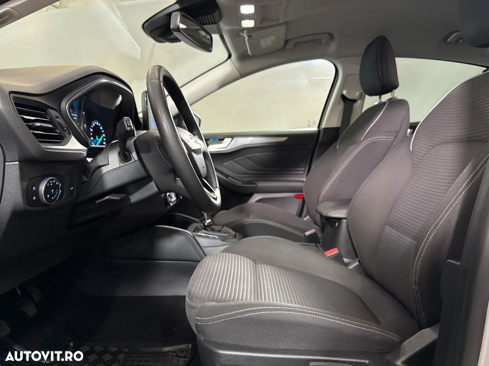 Ford Focus - 23
