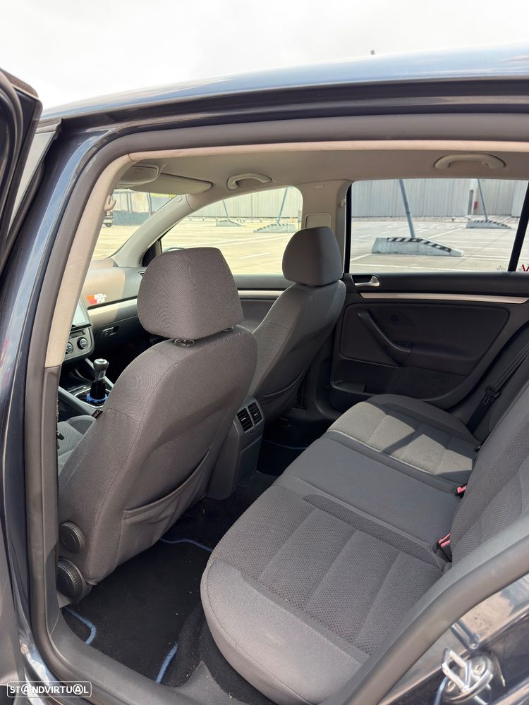 VW Golf 1.9 TDi DPF Comfortline BlueMotion - 6