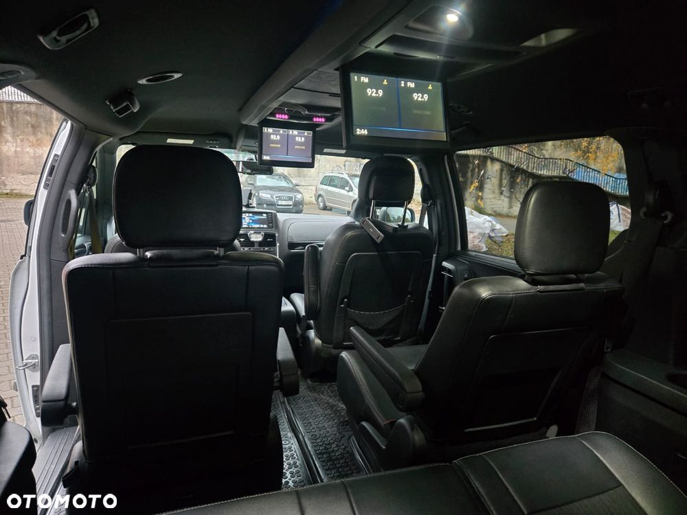 Chrysler Town & Country 3.6 Limited - 4