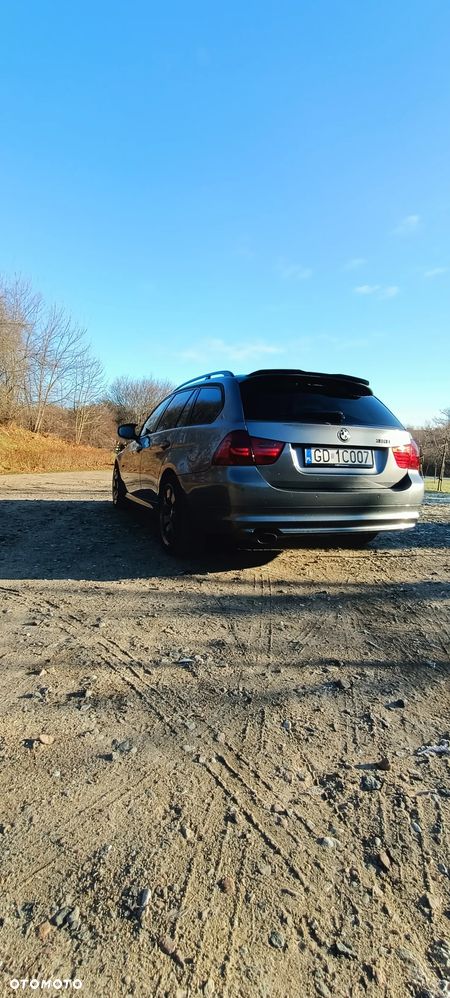 BMW Seria 3 318i - 1