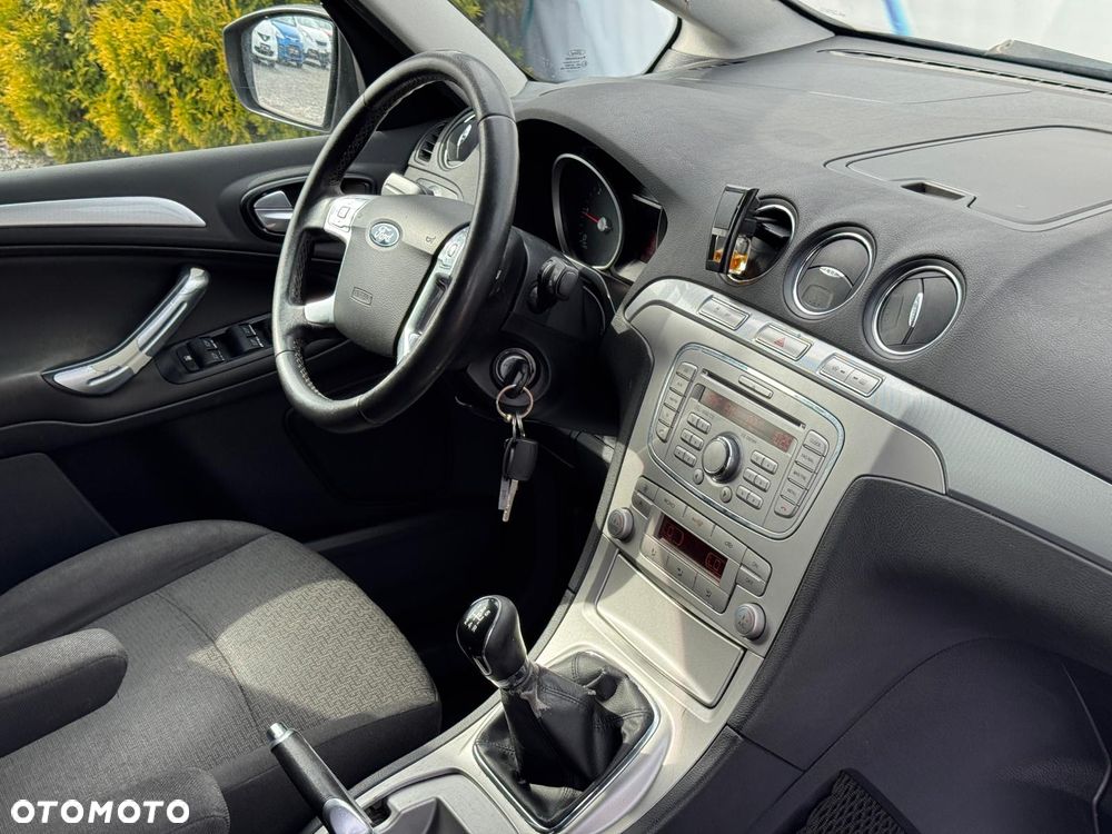 Ford Galaxy 1.8 TDCi Ambiente - 33