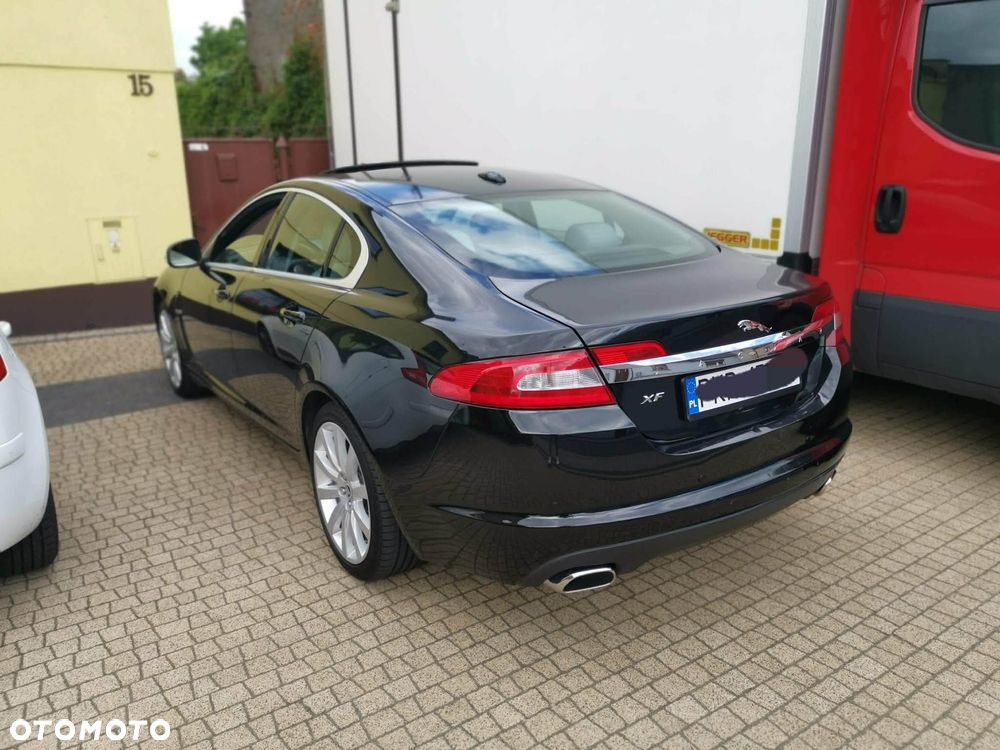 Jaguar XF - 7