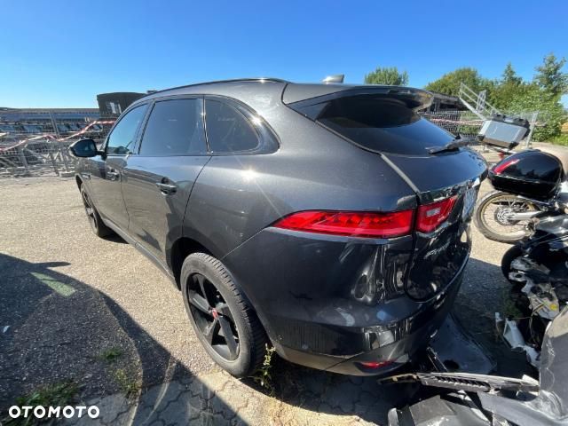 Jaguar F-Pace - 4