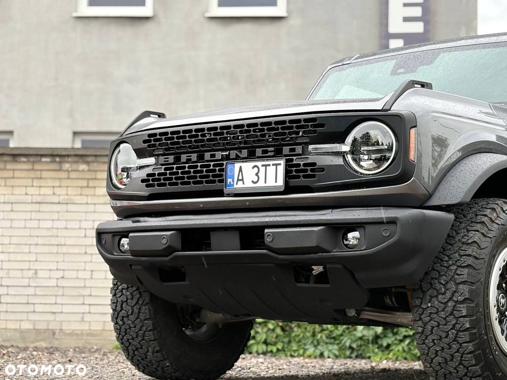 Ford Bronco - 2