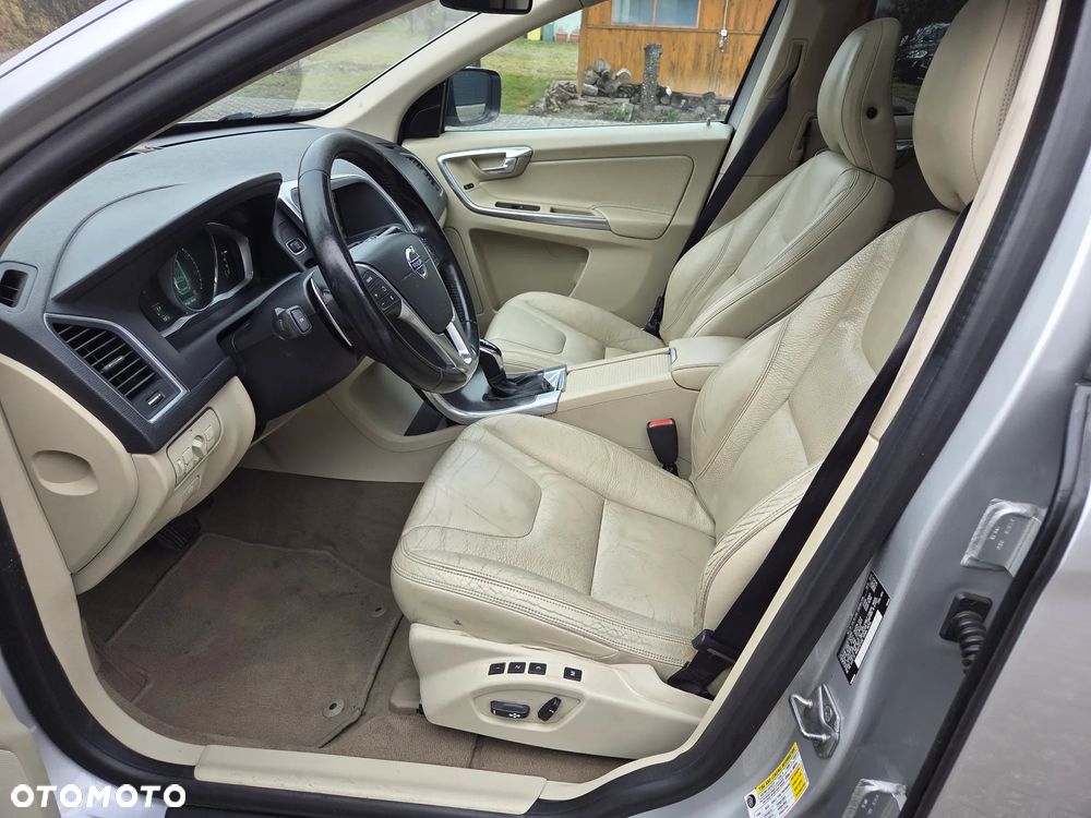Volvo XC 60 T6 AWD Momentum - 5