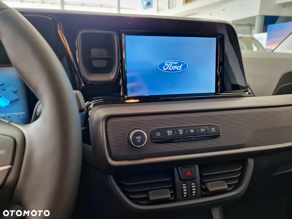 Ford Transit Courier - 10