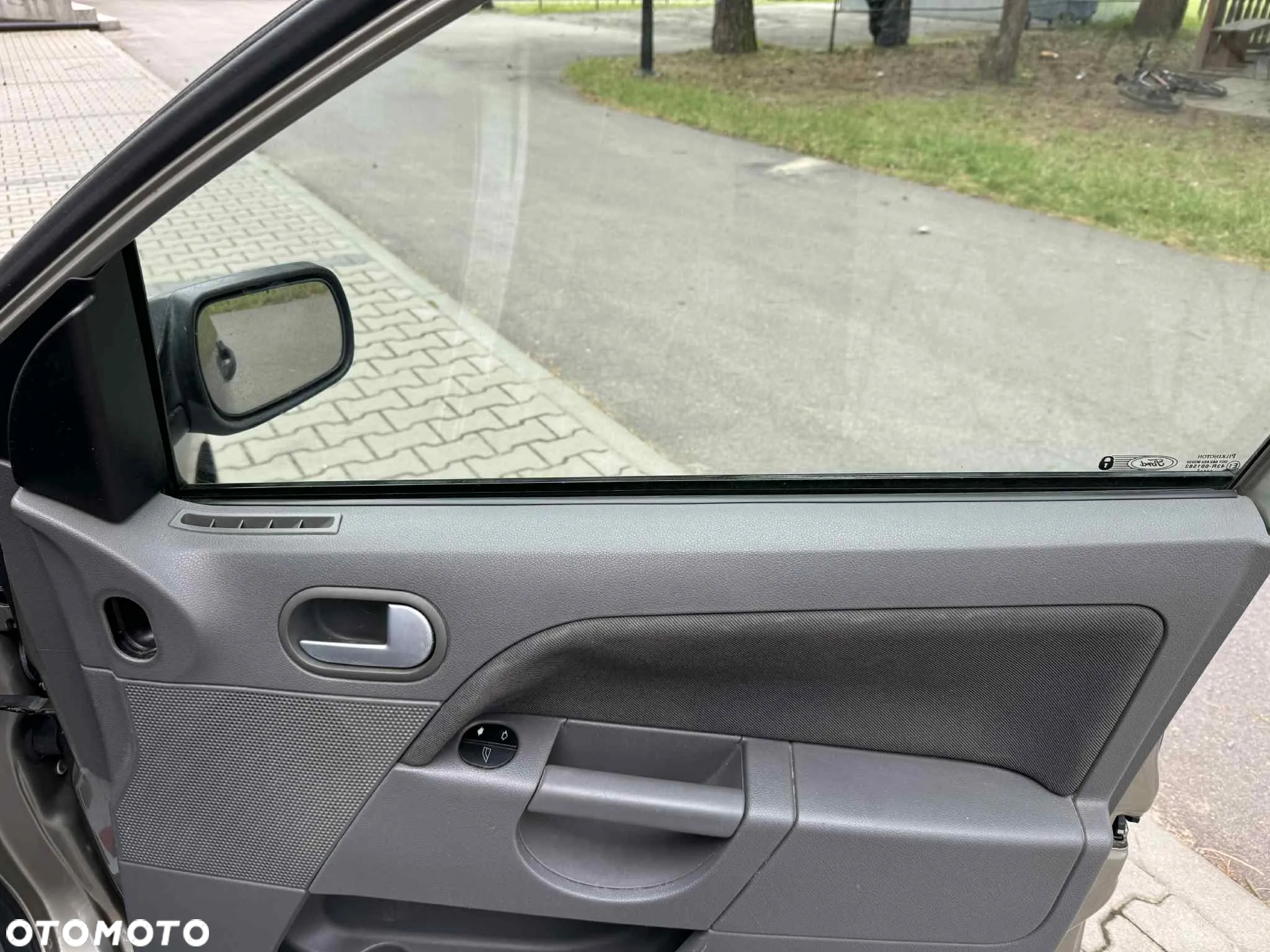 Ford Fiesta 1.4 Ambiente - 9