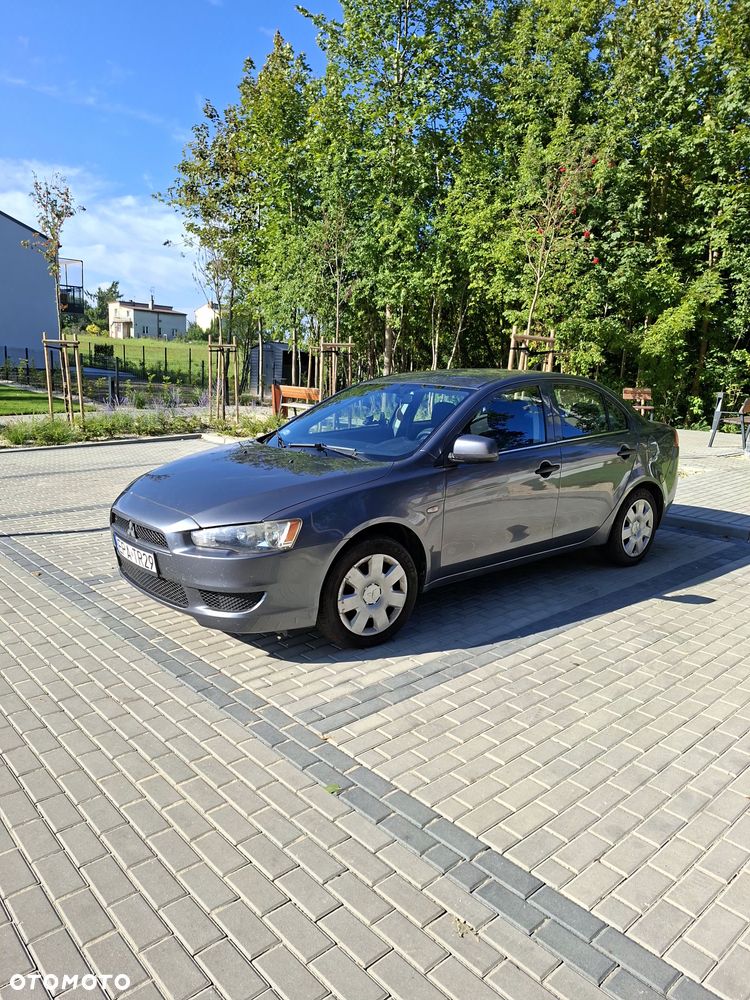Mitsubishi Lancer 1.5 Inform - 2