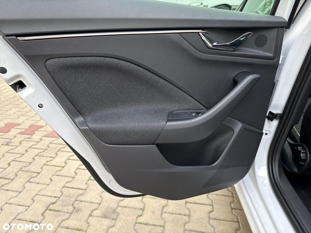 Skoda Kamiq 1.0 TSI Selection DSG - 25