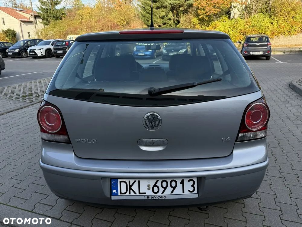 Volkswagen Polo 1.4 16V Comfortline - 10