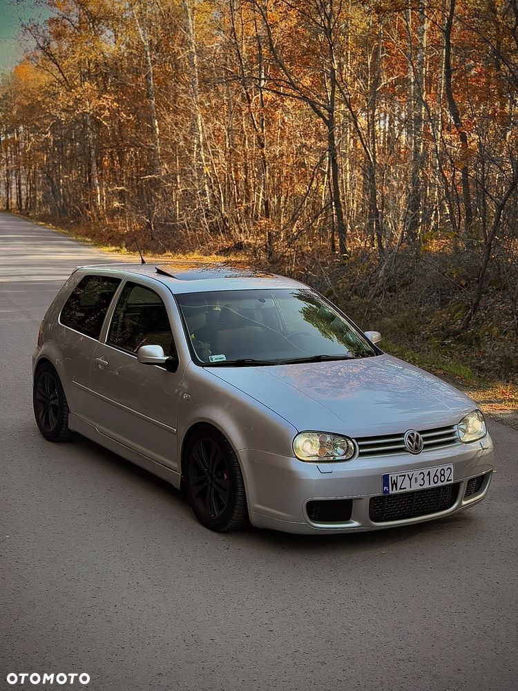 Volkswagen Golf 1.9 TDI Highline - 1