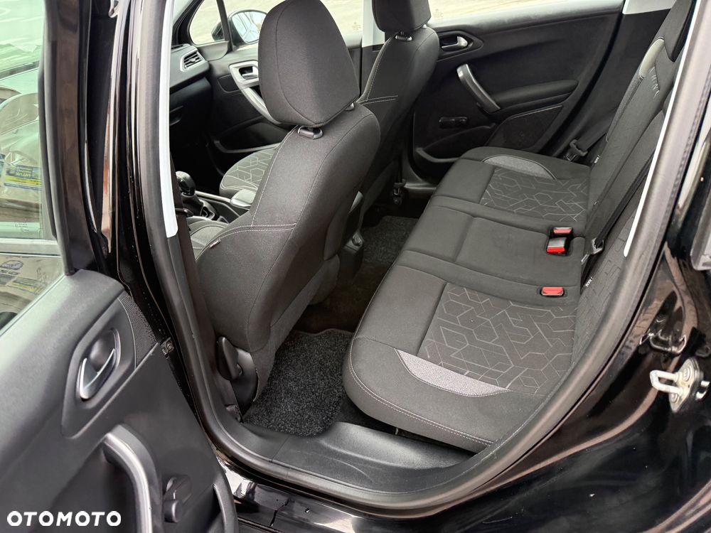 Peugeot 2008 BlueHDi 100 STOP & START Active - 14