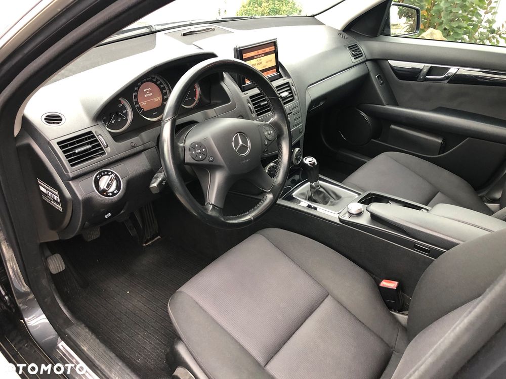 Mercedes-Benz Klasa C 220 CDI BlueEff Avantgarde - 9