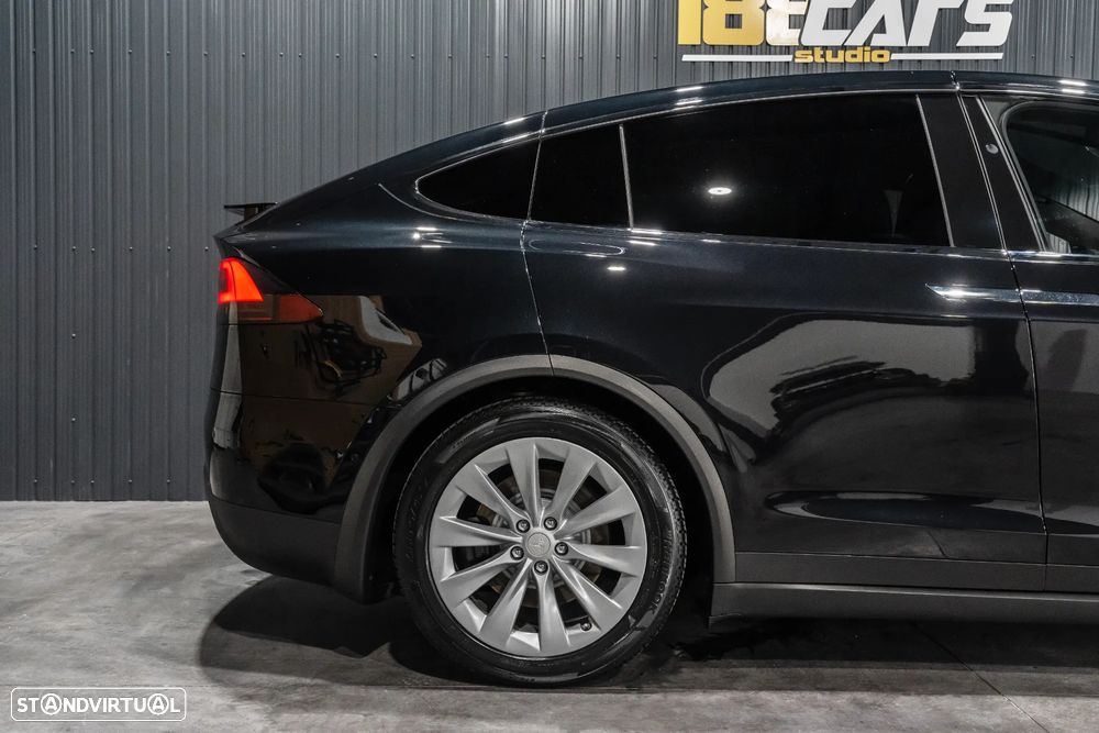 Tesla Model X 100D - 42