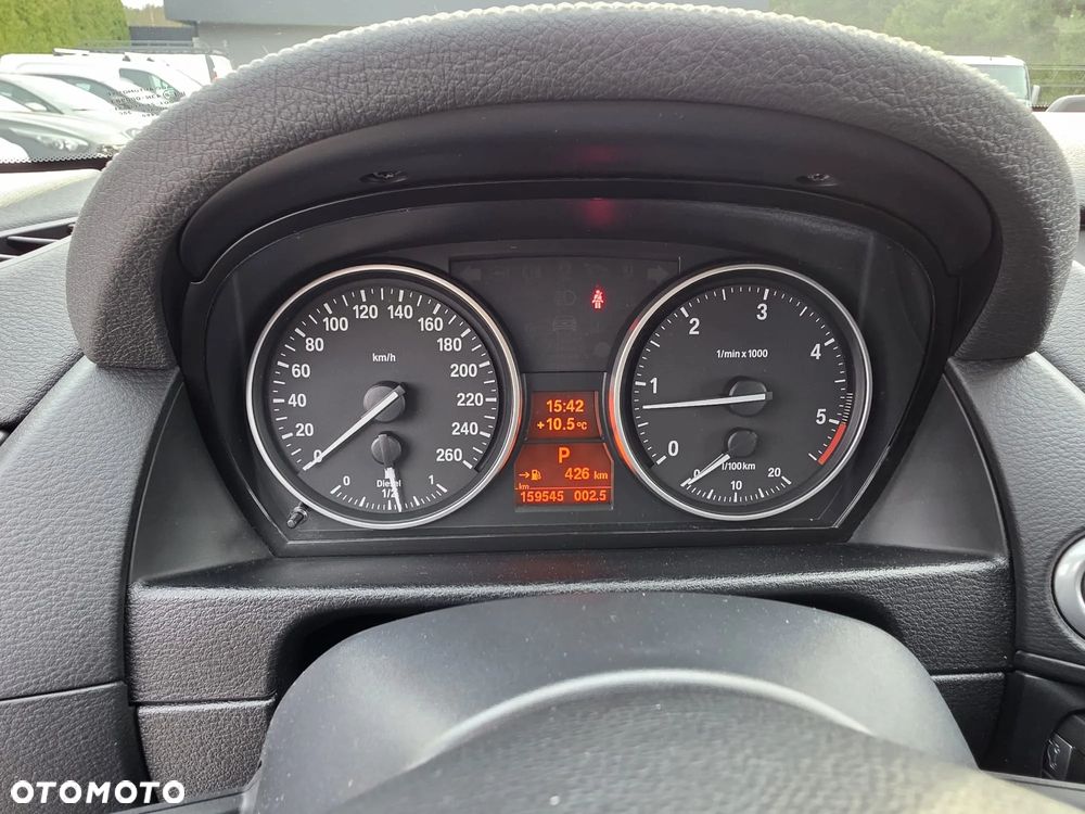 BMW X1 xDrive18d xLine - 17