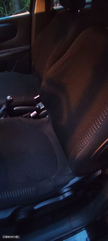 Citroën C4 1.6 HDi Attraction - 9