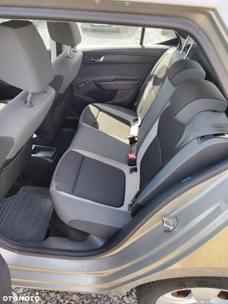 Skoda Fabia 1.0 Ambition - 11