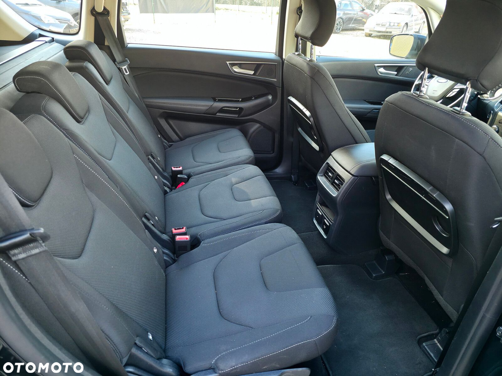Ford S-Max - 10