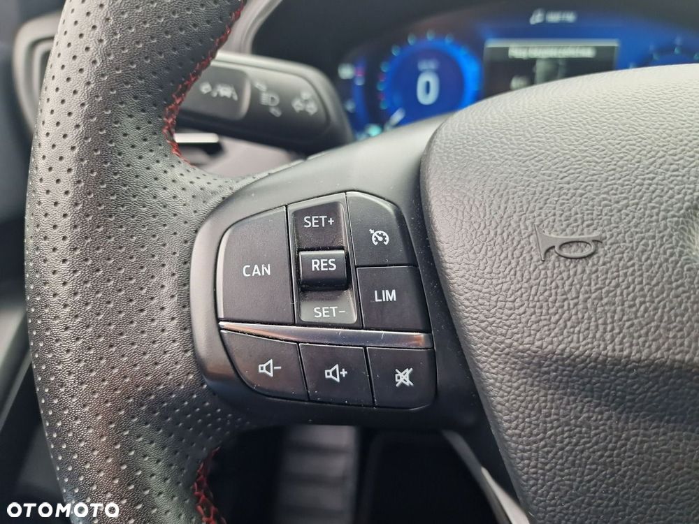 Ford Focus 1.0 EcoBoost Hybrid ST-LINE X - 17