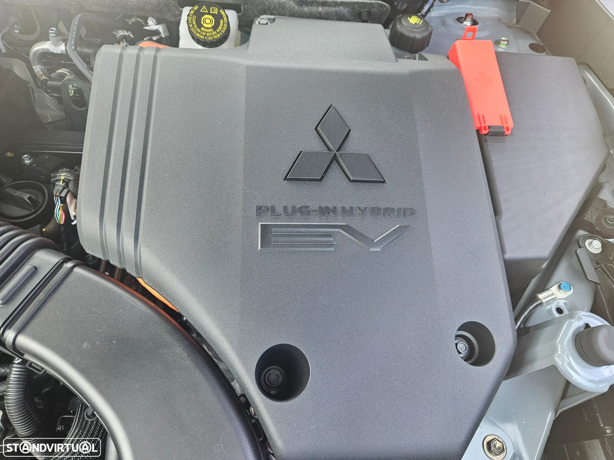 Mitsubishi Outlander 2.4 PHEV Intense - 23