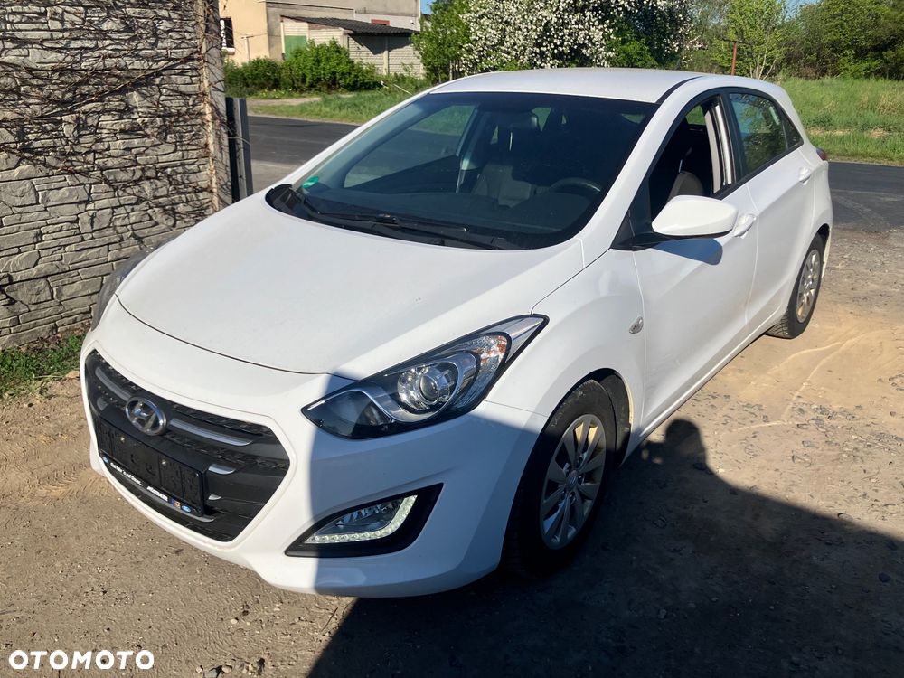 Hyundai i30 blue 1.6 CRDi Trend - 2