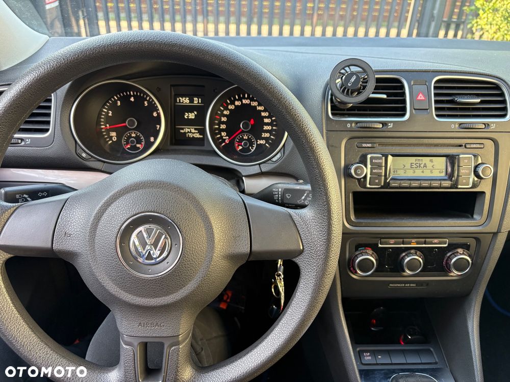 Volkswagen Golf 1.6 Comfortline DSG - 12