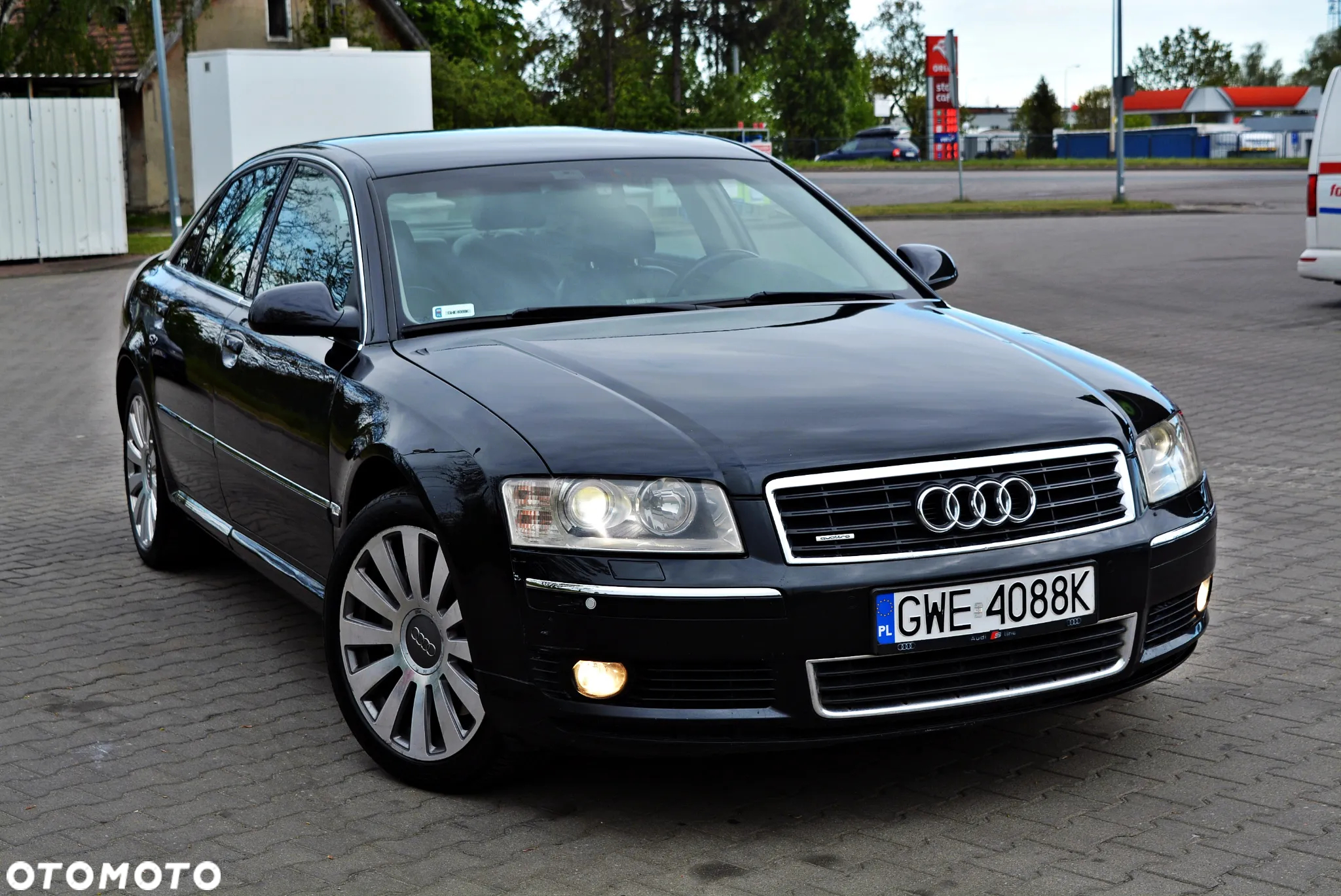 Audi A8 4.2 Quattro - 21