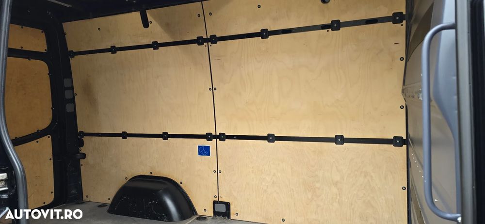 Mercedes-Benz Sprinter - 24