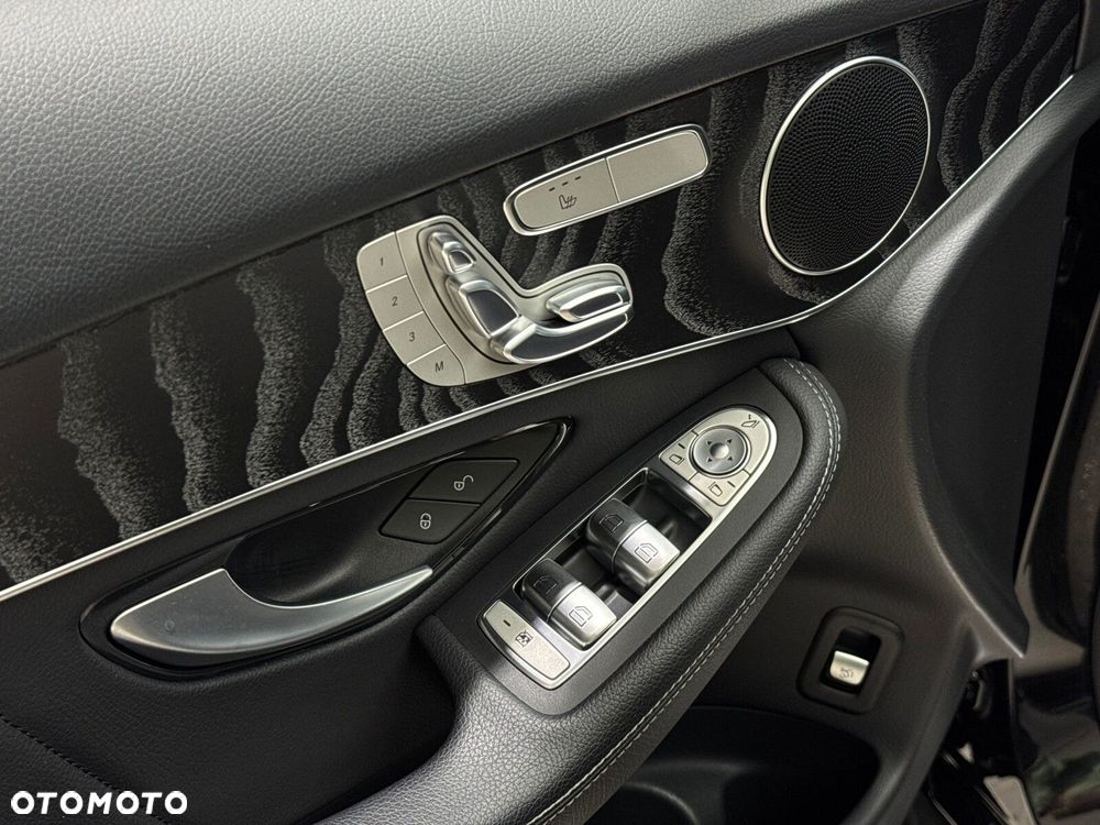 Mercedes-Benz GLC - 21