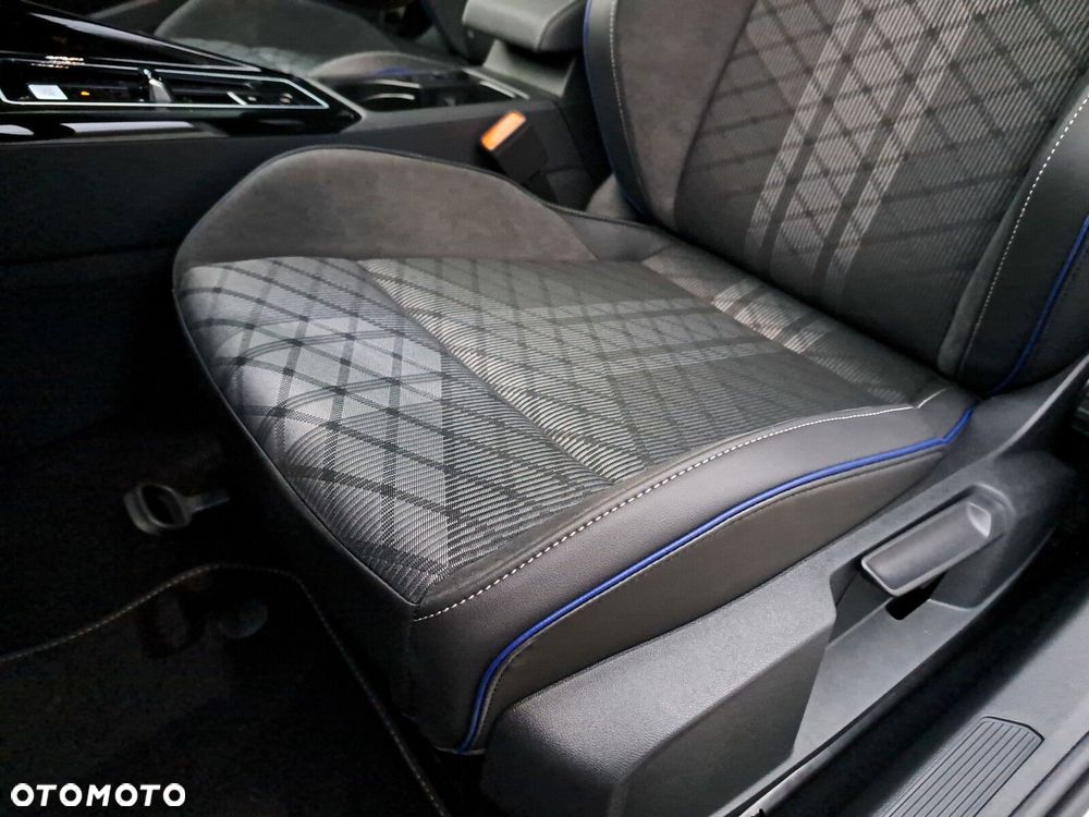 Volkswagen Golf 1.5 eTSI mHEV R-Line Plus DSG - 18