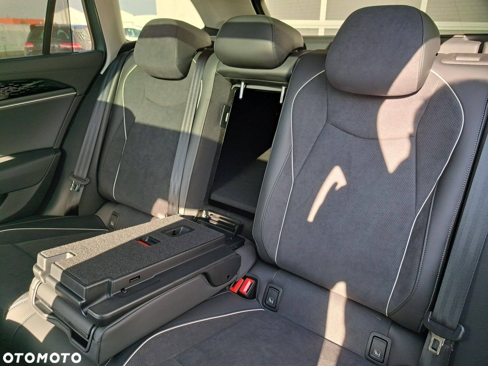 Volkswagen Passat - 36